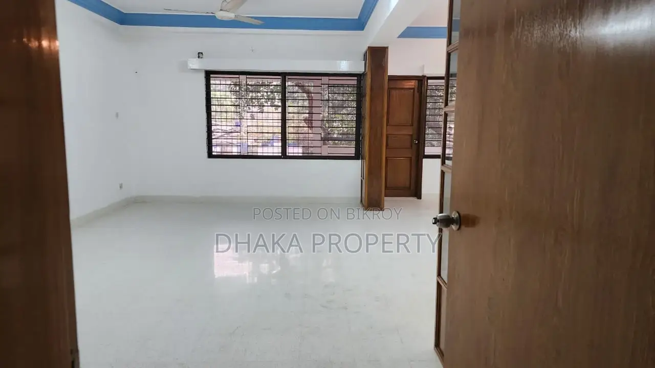গুলশান-২ এ ৪ বেডরুমের (৩২০০ বর্গফুট) বিলাসবহুল অ্যাপার্টমেন্ট ভাড়া