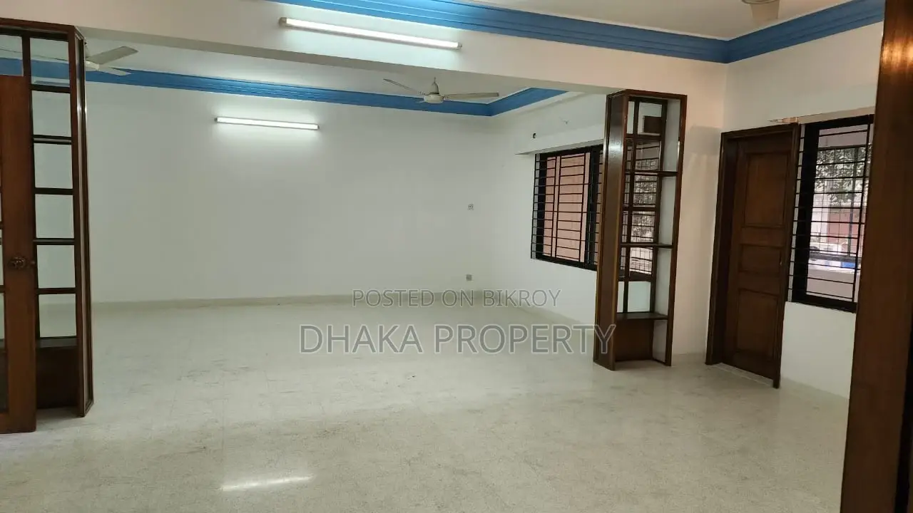 গুলশান-২ এ ৪ বেডরুমের (৩২০০ বর্গফুট) বিলাসবহুল অ্যাপার্টমেন্ট ভাড়া