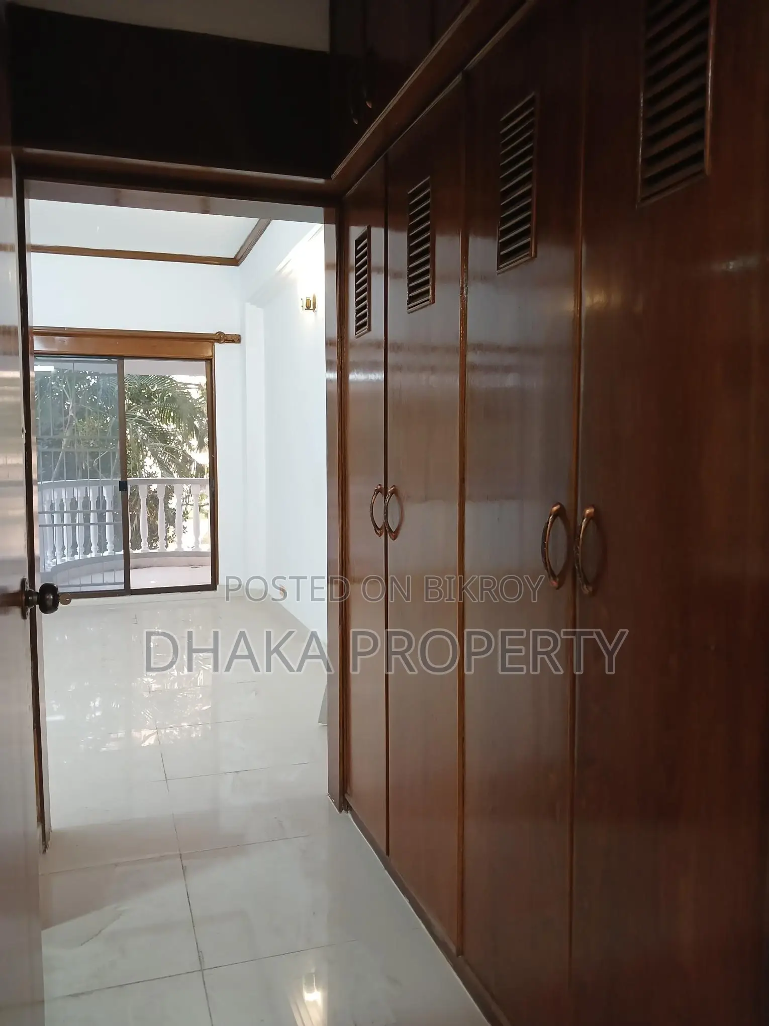 4Bed 3200SqFt. Nice Apartment Rent at Gulshan Diplomatic Zone