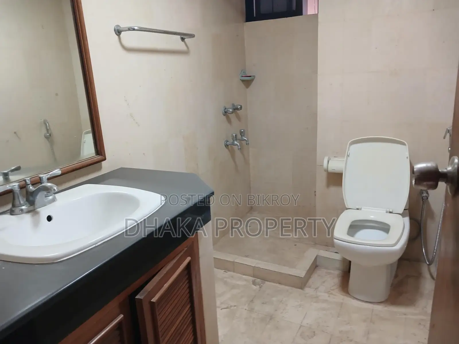 4Bed 3200SqFt. Nice Apartment Rent at Gulshan Diplomatic Zone