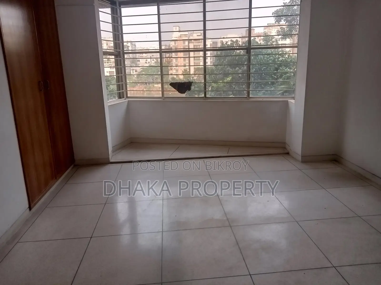 Lake View 2350sqft Un Furnished 3 Bedrooms Apartment Rent in Gulshan