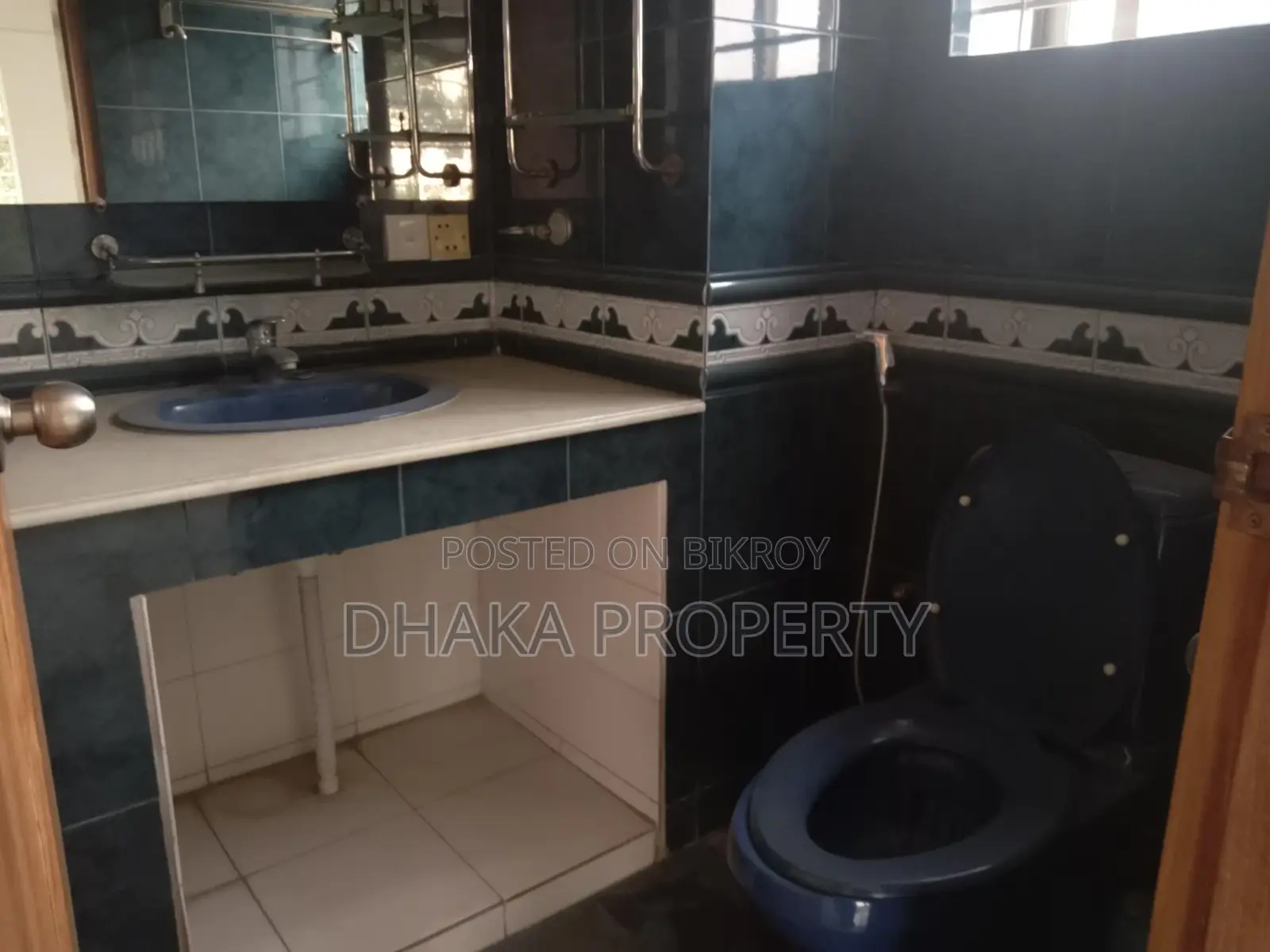 Lake View 2350sqft Un Furnished 3 Bedrooms Apartment Rent in Gulshan