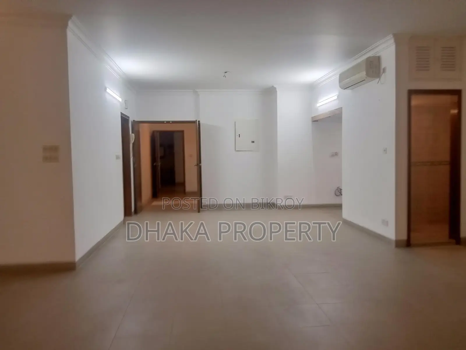 2600-SqftvSemi Furnished Good Quality Apartment Rent in Gulshan