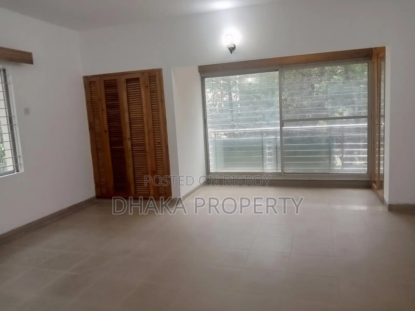 2600-SqftvSemi Furnished Good Quality Apartment Rent in Gulshan