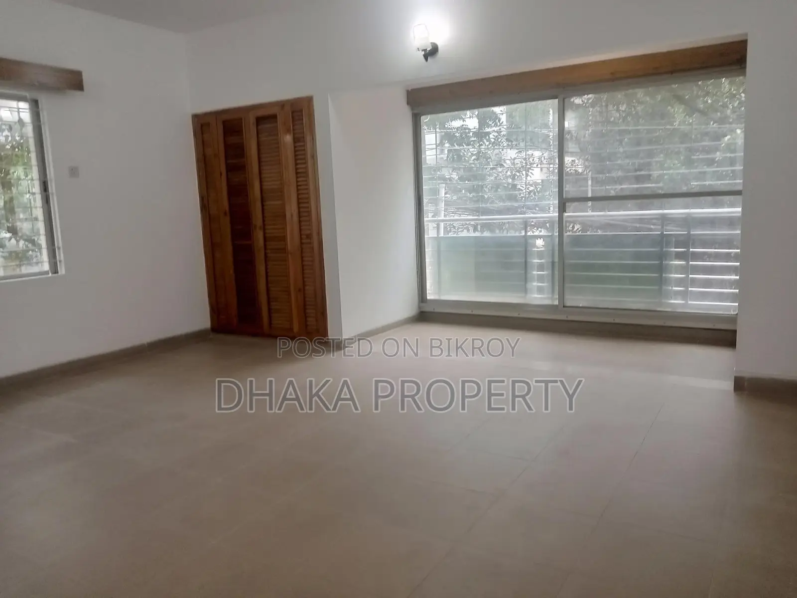 2600-SqftvSemi Furnished Good Quality Apartment Rent in Gulshan