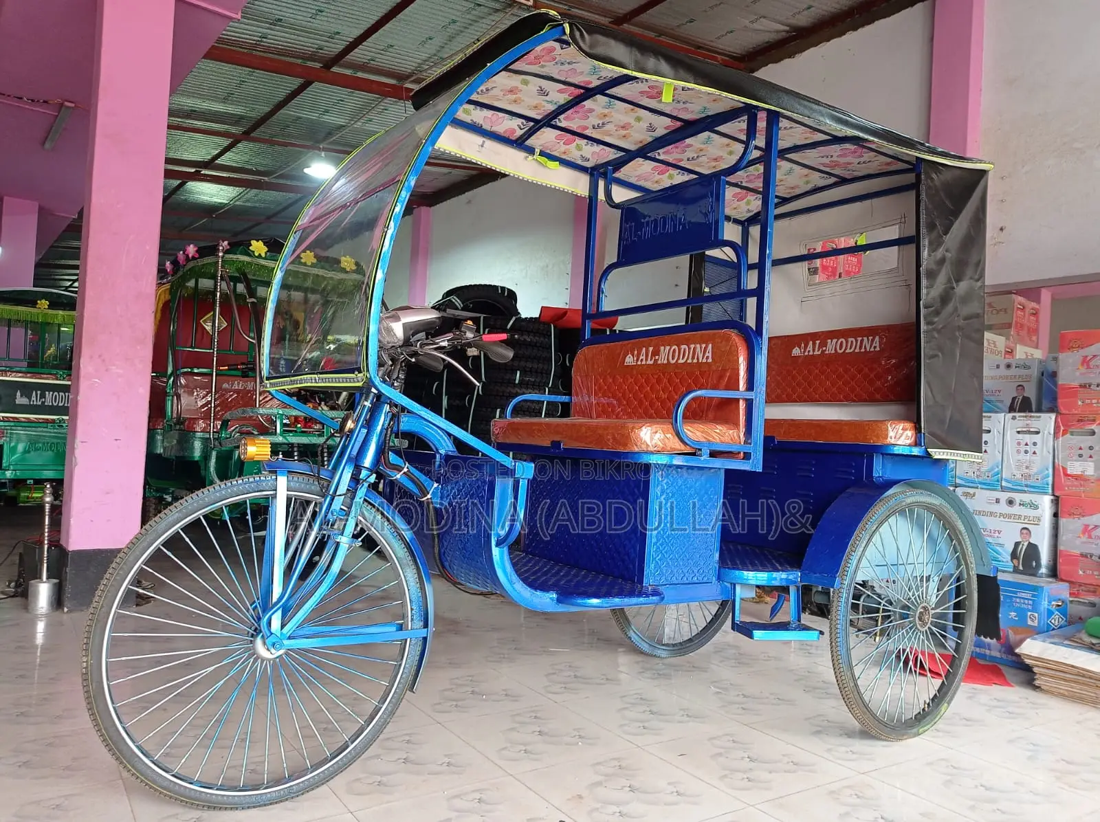 Model _1009_Half-Roof Rickshaw _Front Poly