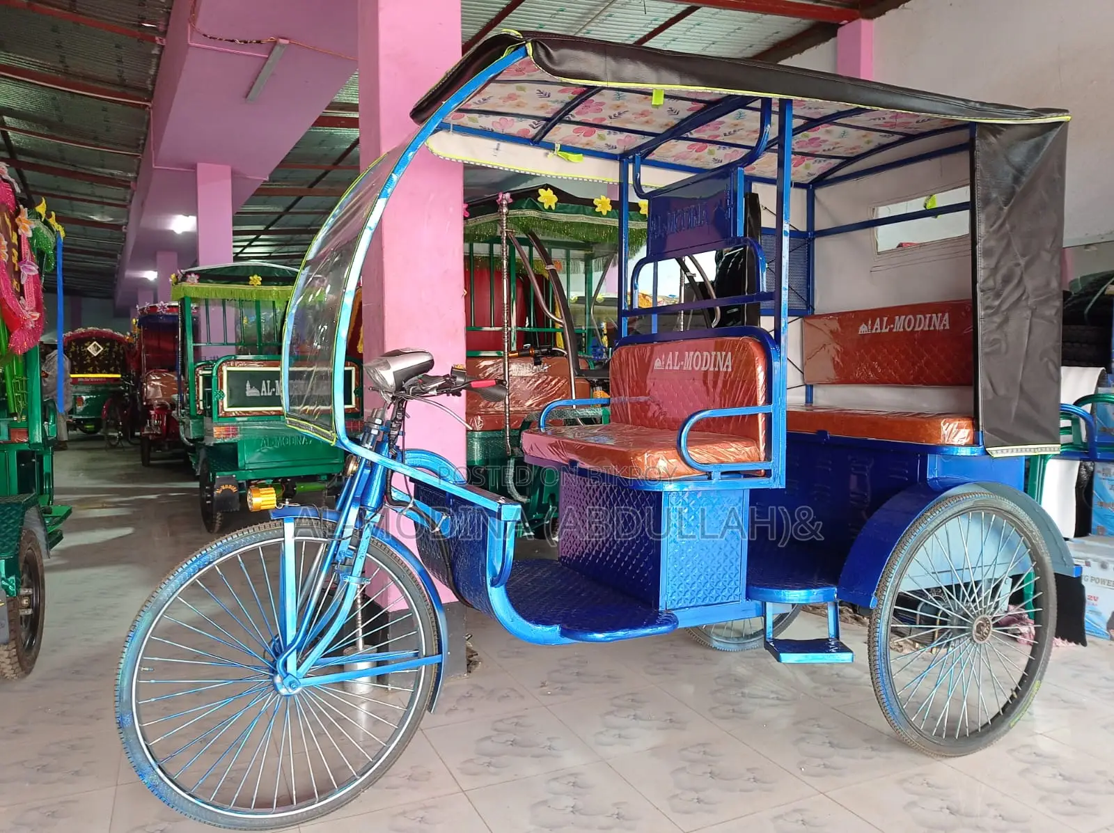 Model _1009_Half-Roof Rickshaw _Front Poly