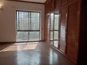 Semi Furnished 3800-sqft Gorgeous Apartment Rent in Gulshan North