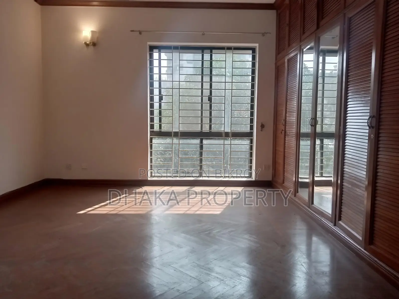 Semi Furnished 3800-sqft Gorgeous Apartment Rent in Gulshan North