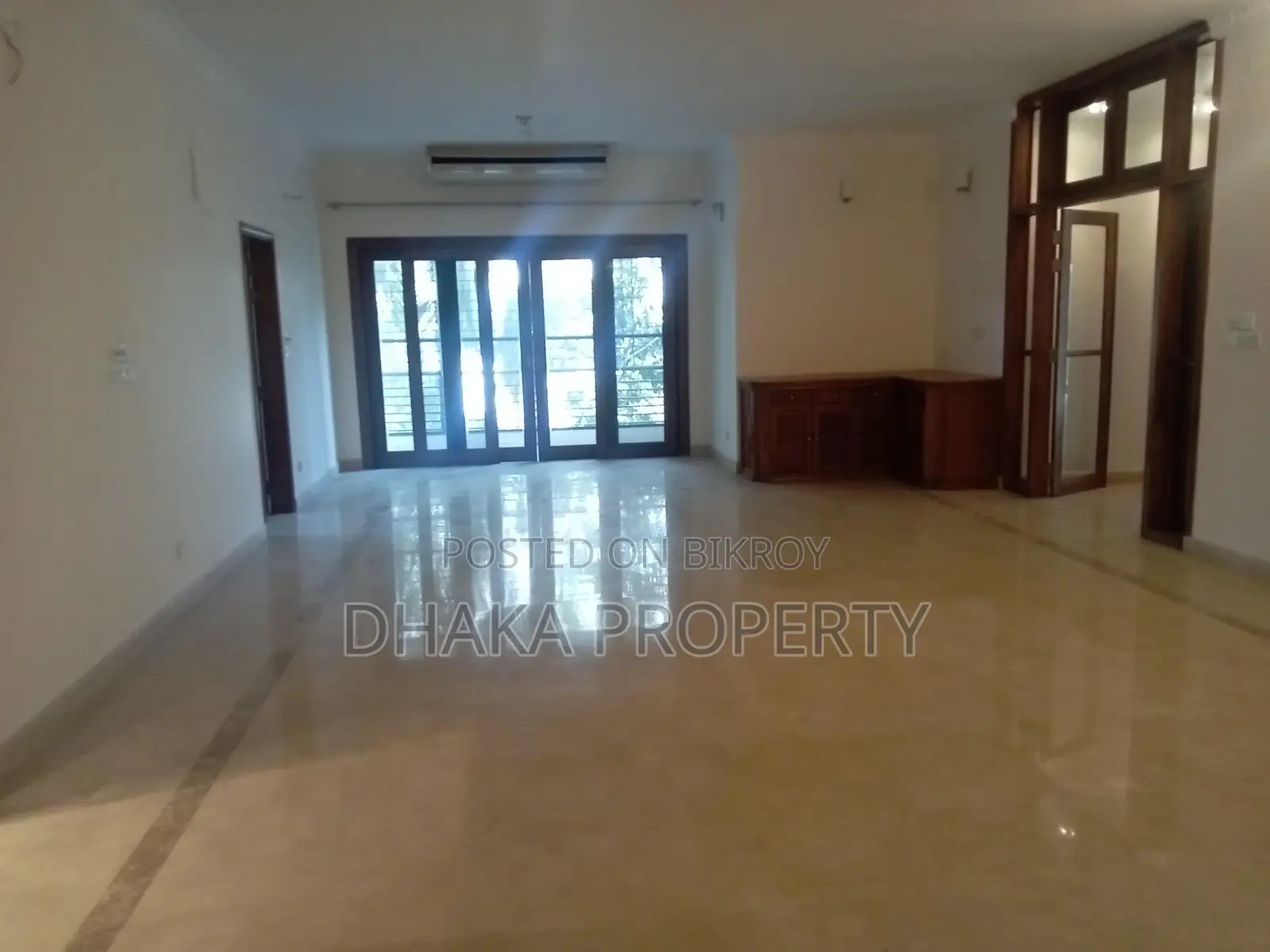 Semi Furnished 3800-sqft Gorgeous Apartment Rent in Gulshan North