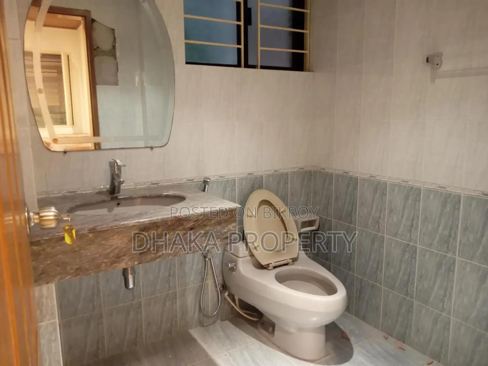 Semi Furnished 3800-sqft Gorgeous Apartment Rent in Gulshan North