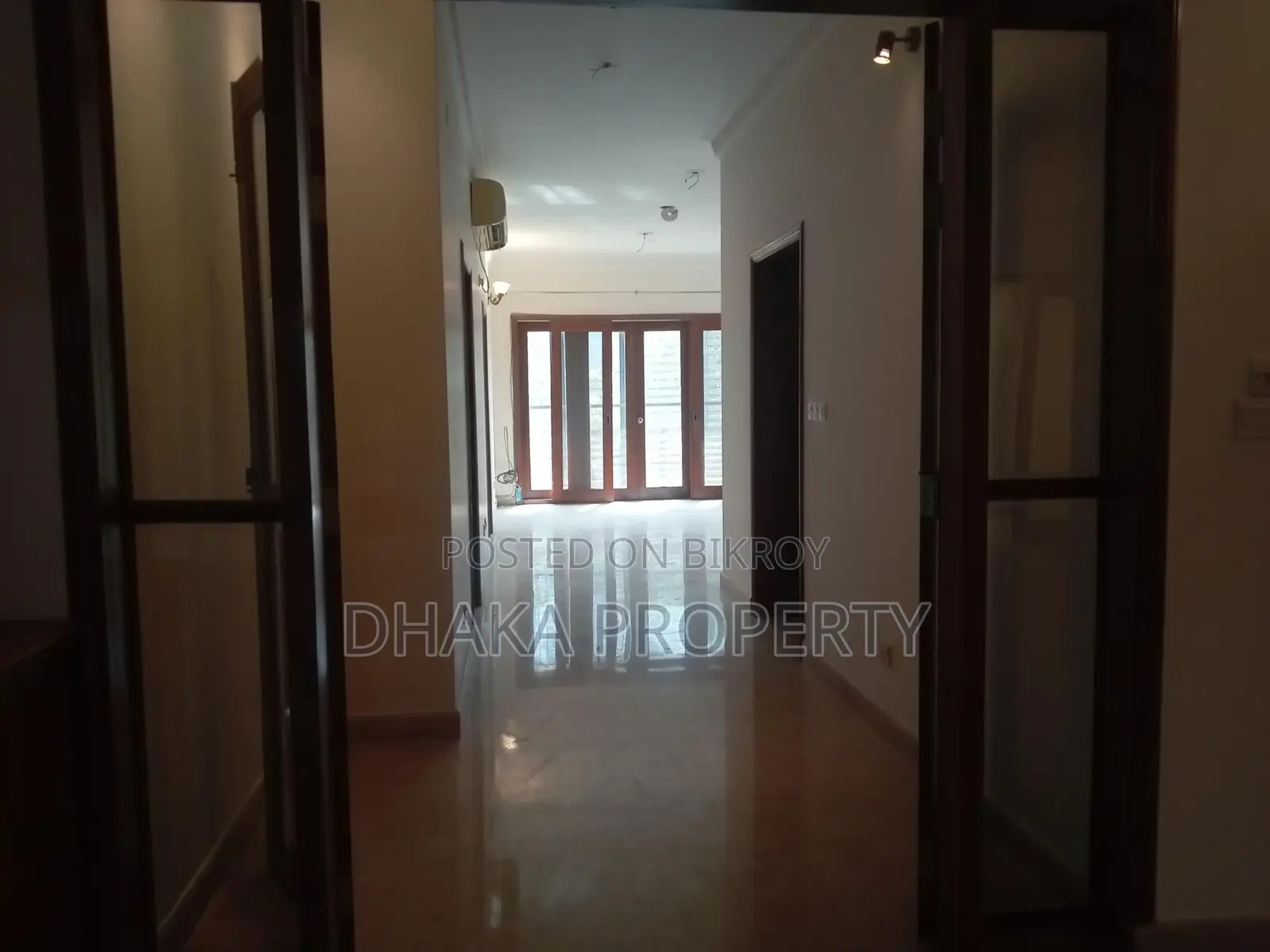 Semi Furnished 3800-sqft Gorgeous Apartment Rent in Gulshan North