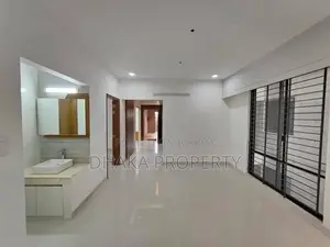 (জিম-সুইমিং) গুলশানে ৪ বেডরুমের বিলাসবহুল অ্যাপার্টমেন্ট ভাড়া