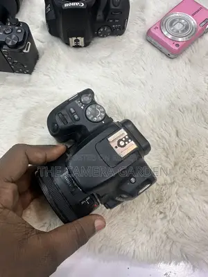 canon 200d 50mm stm lens
