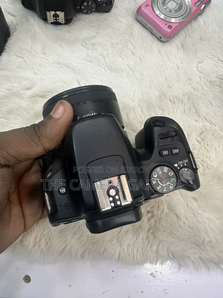 Canon 200D with 50mm STM Lens