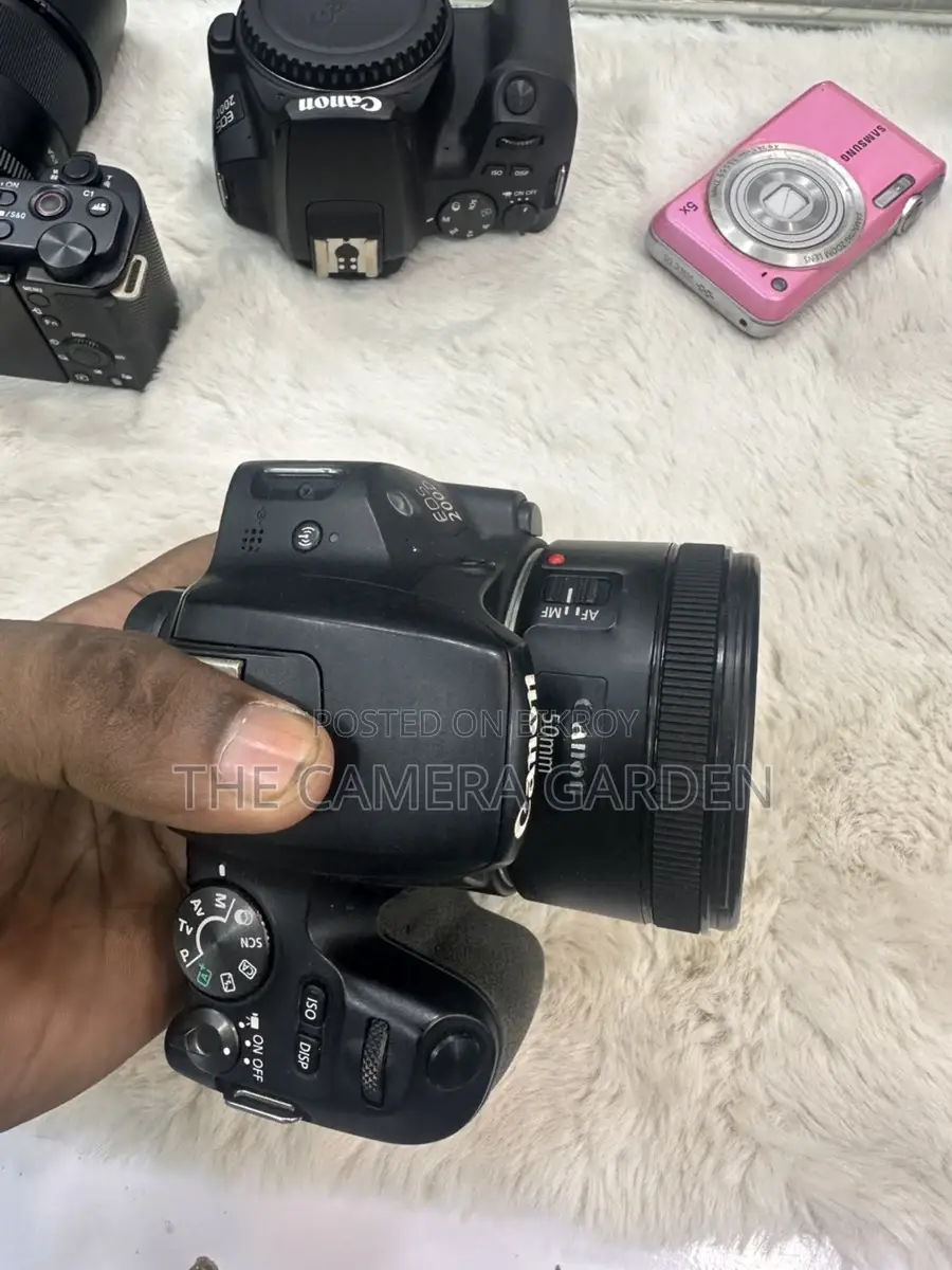 Canon 200D with 50mm STM Lens