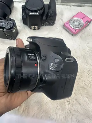 canon 200d 50mm stm lens