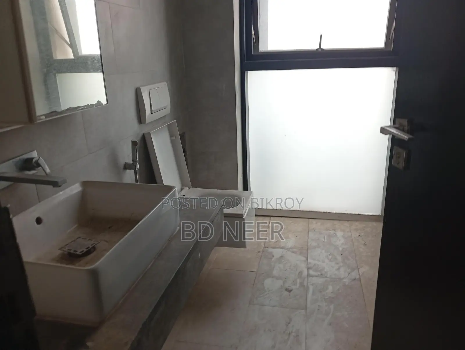 Commercial Office 2300 Sqft Open Space Rent in Gulshan Avenue