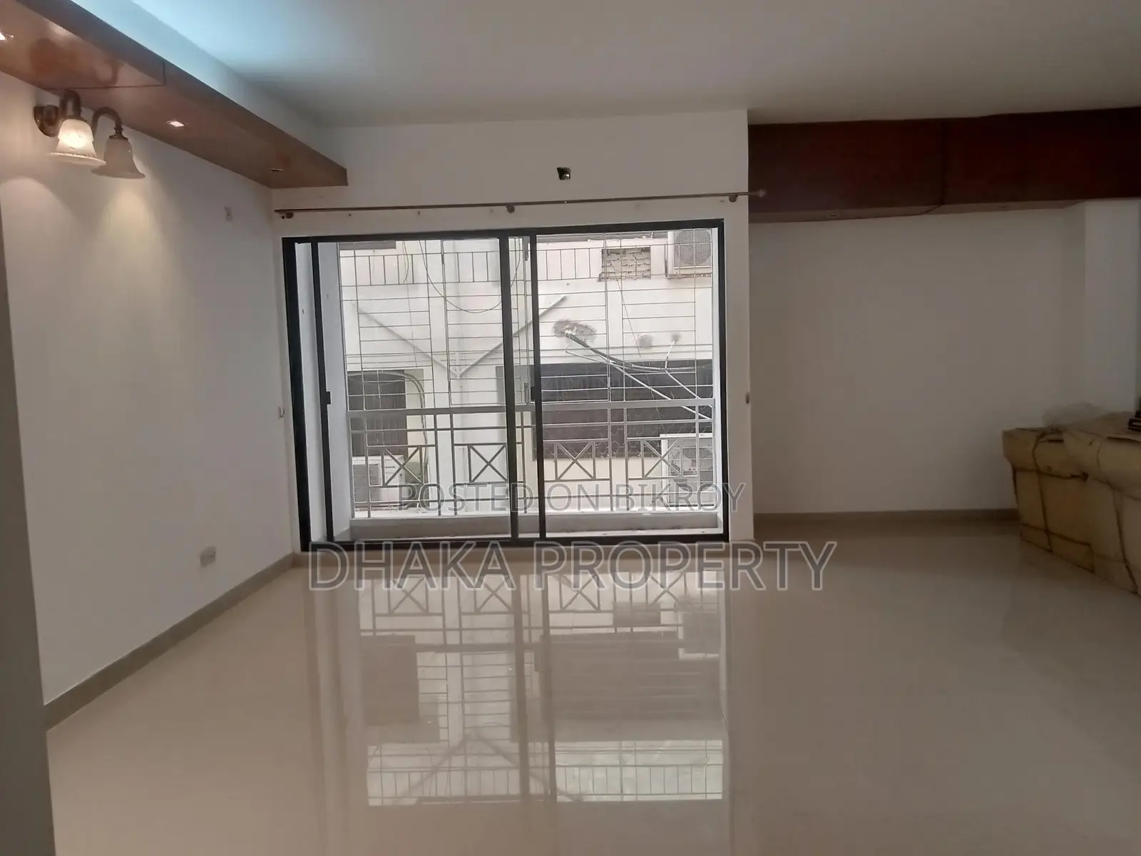 Semi-Furnished Beautiful Apartment Rent in Gulshan