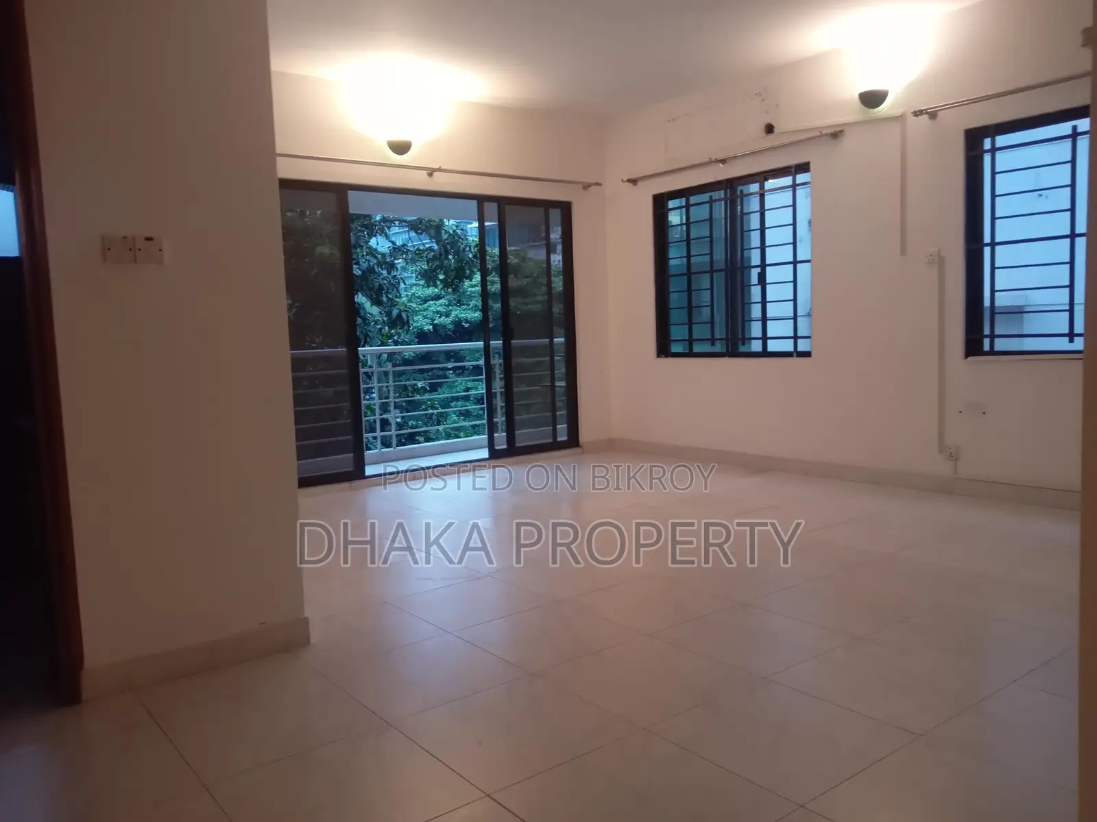 Un-Furnished 3 Bedrooms (2950Sqft) Apartment Rent in Gulshan-2