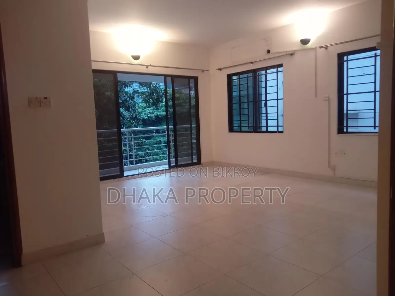 Un-Furnished 3 Bedrooms (2950Sqft) Apartment Rent in Gulshan-2