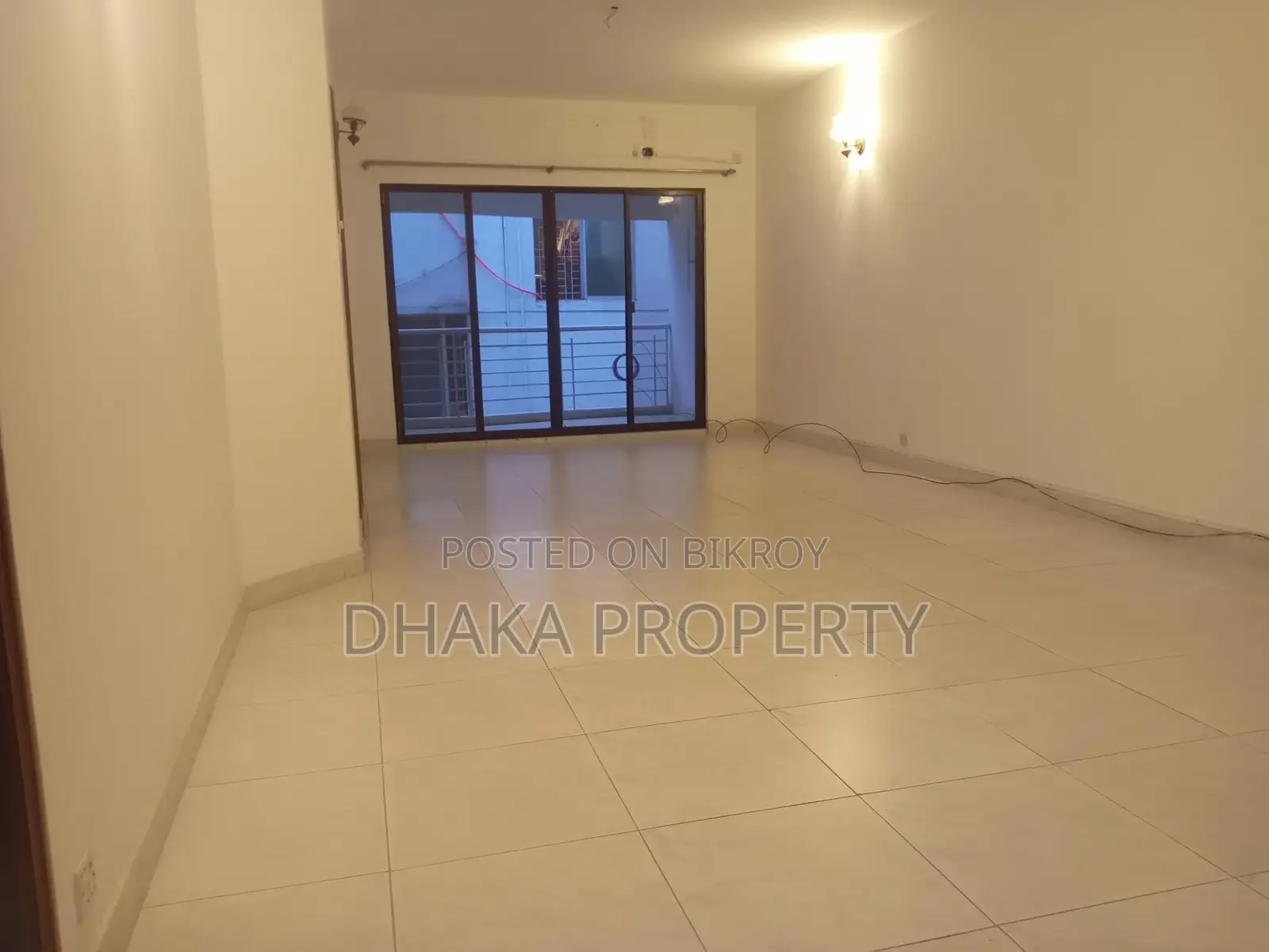 Un-Furnished 3 Bedrooms (2950Sqft) Apartment Rent in Gulshan-2