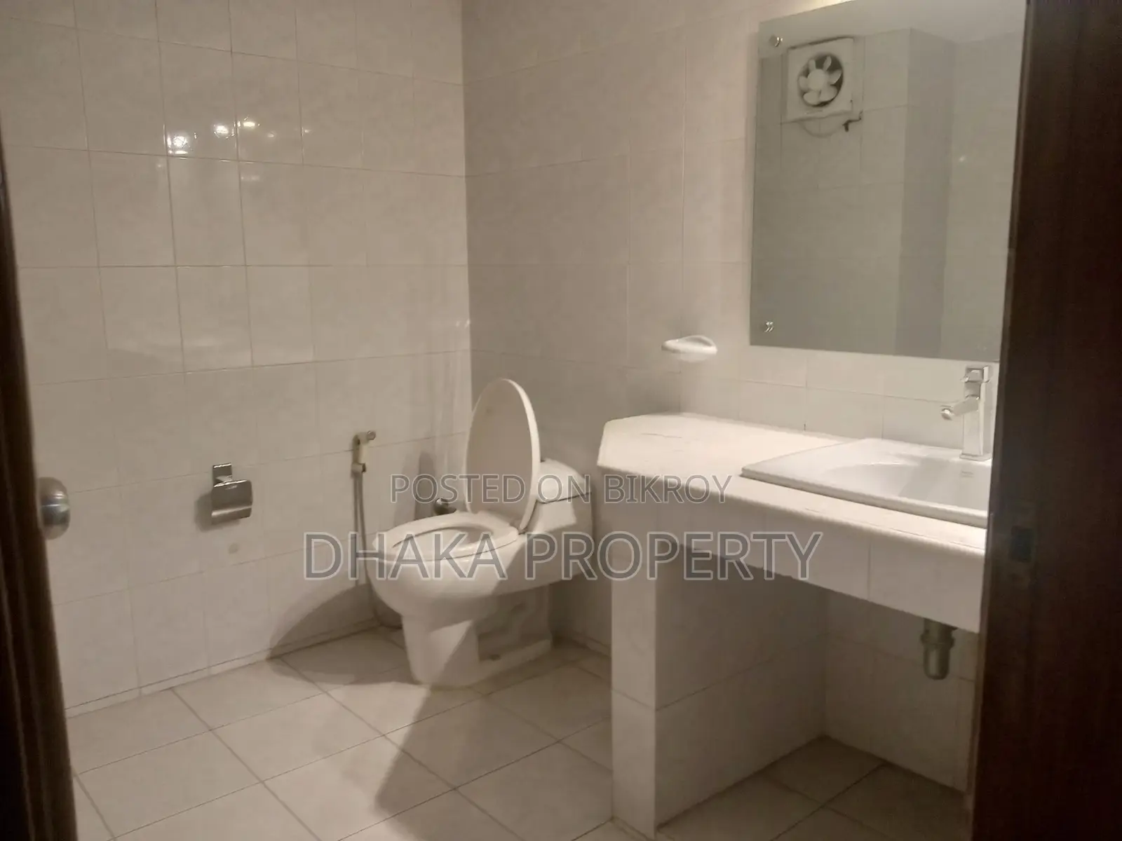 Un-Furnished 3 Bedrooms (2950Sqft) Apartment Rent in Gulshan-2