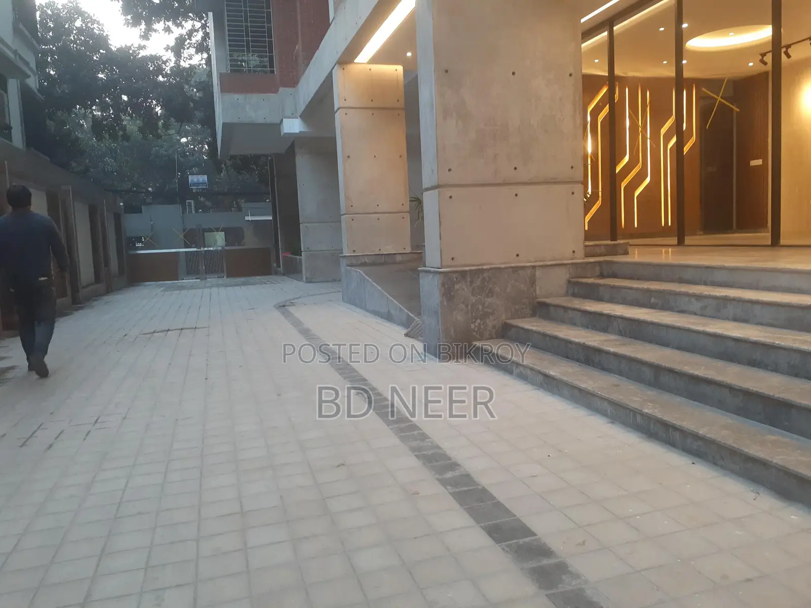 New Semi Furnished 3Bed Flat Rent in Gulshan-2 North