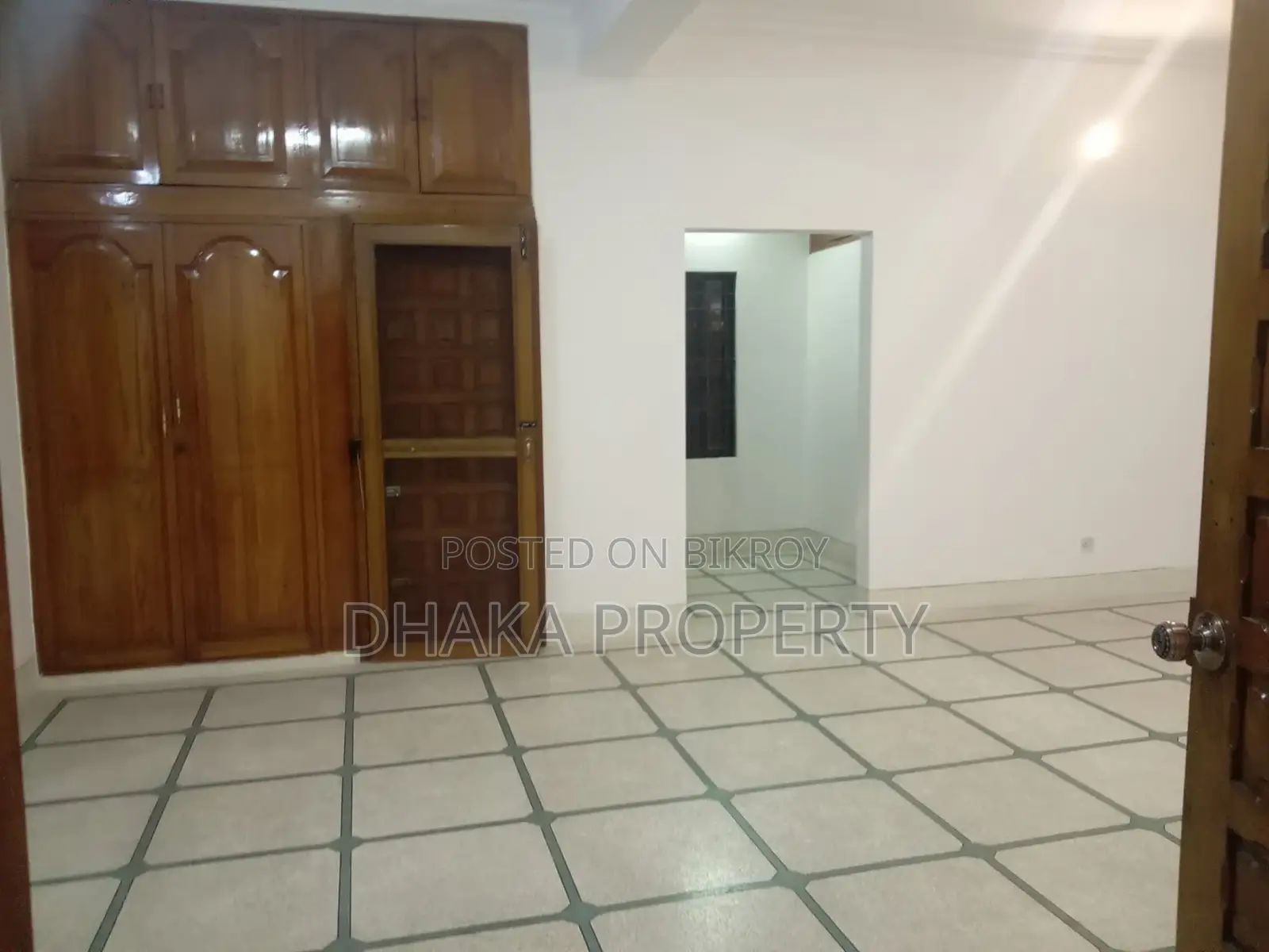 INDEPENDENT HOUSE RENT IN BARIDHARA DIPLOMATIC ZONE