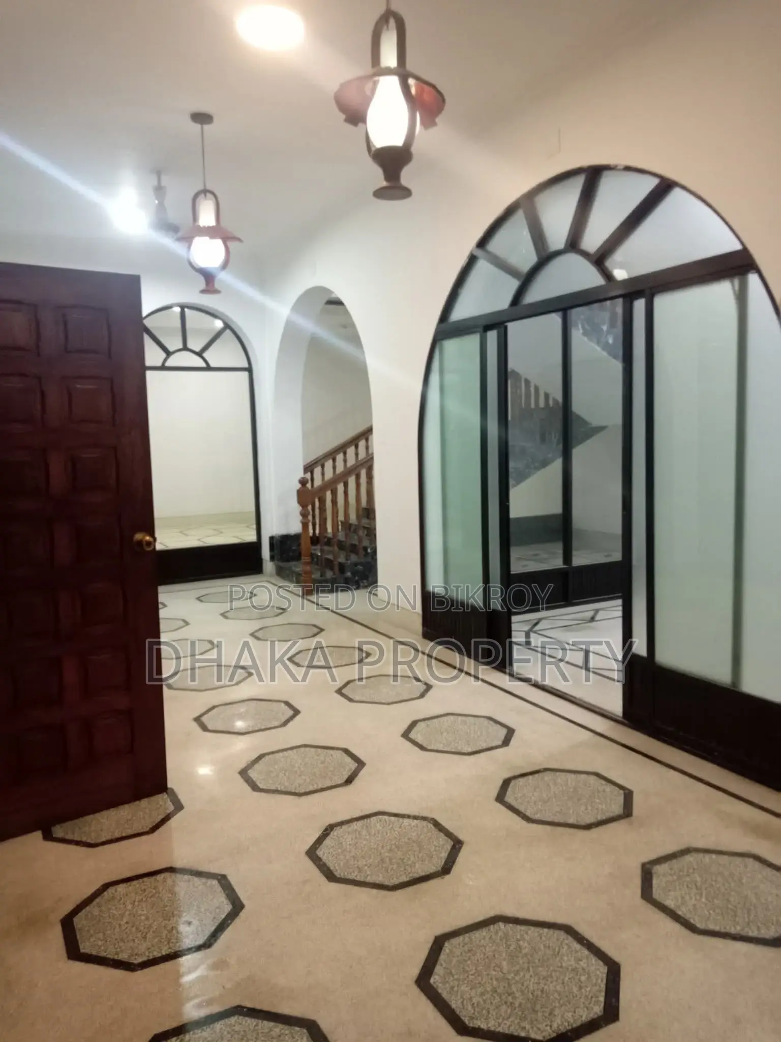 INDEPENDENT HOUSE RENT IN BARIDHARA DIPLOMATIC ZONE