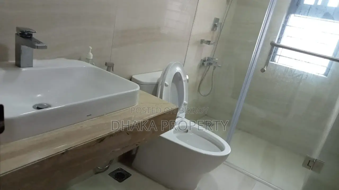 4BED_3200SqFt.2 Parking FLAT RENT AT GULSHAN 2 NORTH