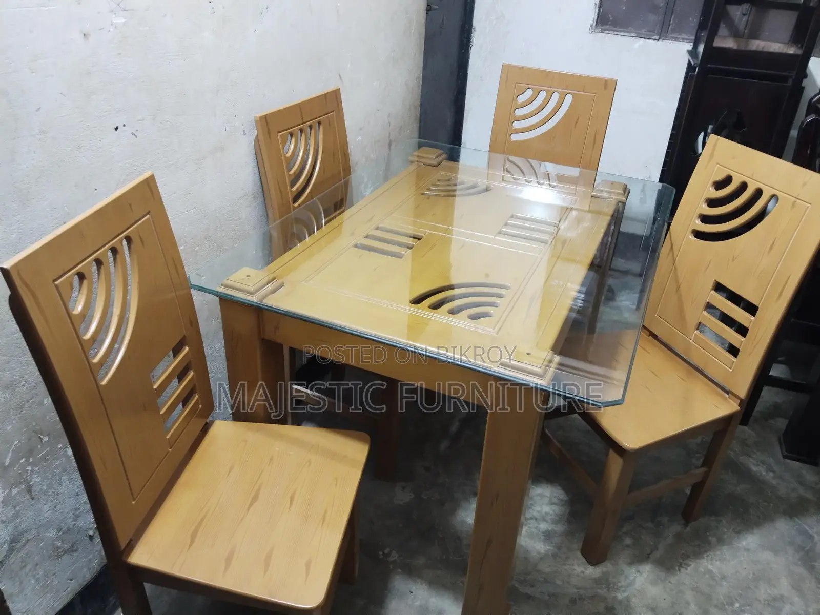 নতুন ডাইনিং সেট। মডেল # ৪৮১
