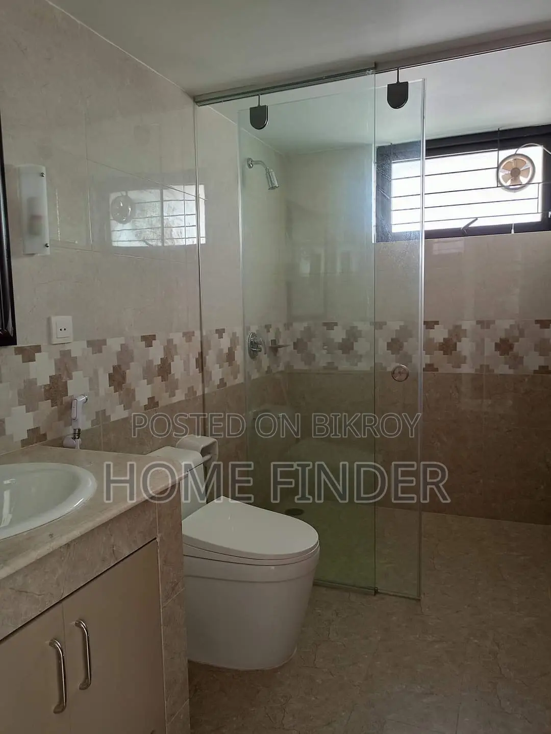 Offering You An Excellent (GYM-POOL) Flat For Rent In Gulshan