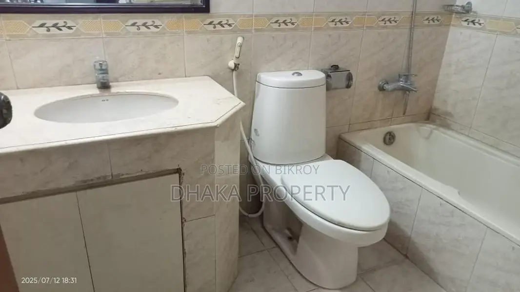 4Bed Full Furnish Apartment Rent in Gulshan Area