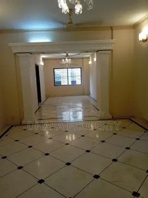 Un-Furnished 4-Beds (2900-Sqft) Apartment Rent in