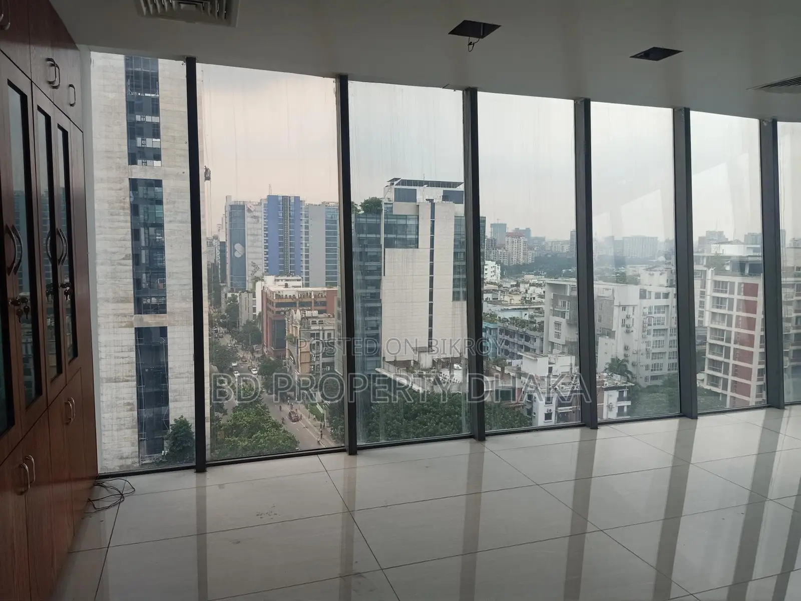 Brand New Modern Open Commercial Space Rent In Gulshan Avenue