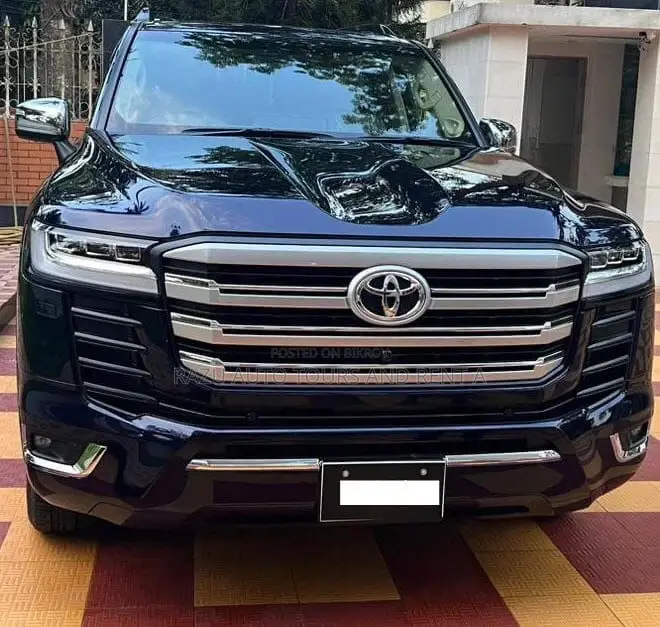 V8 Land Cruiser For Rent