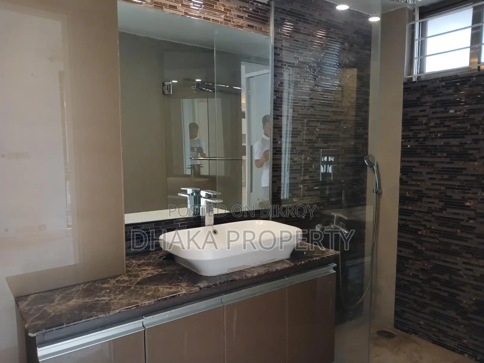 4Bed Luxury Brand New building 2 Parking Rent At Gulshan (gym swimming)