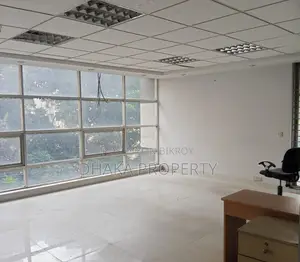 বনানী মডেল টাউনে ৩২০০ বর্গফুটের অফিস ভাড়া