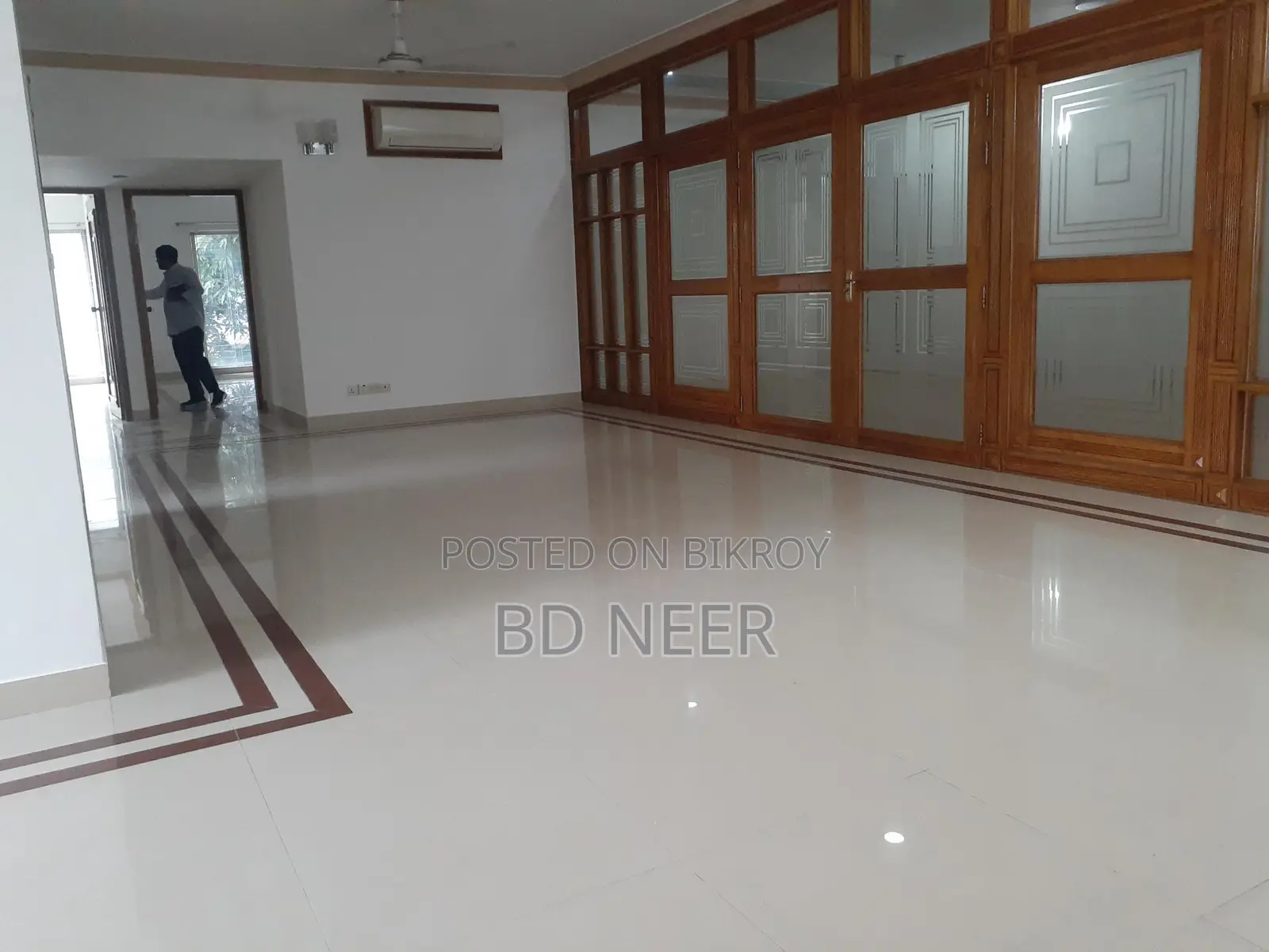 Semi Furnished 4 Bed Single Unt.7Th Floor Flat Rent in Gulshan-2