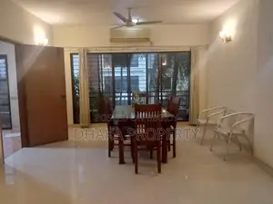 গুলশান নর্থে (২৬০০ বর্গফুট) সেমি-ফার্নিশড এক্সক্লুসিভ অ্যাপার্টমেন্ট ভাড়া