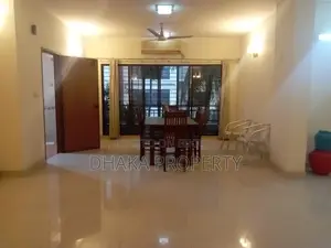 গুলশান নর্থে (২৬০০ বর্গফুট) সেমি-ফার্নিশড এক্সক্লুসিভ অ্যাপার্টমেন্ট ভাড়া
