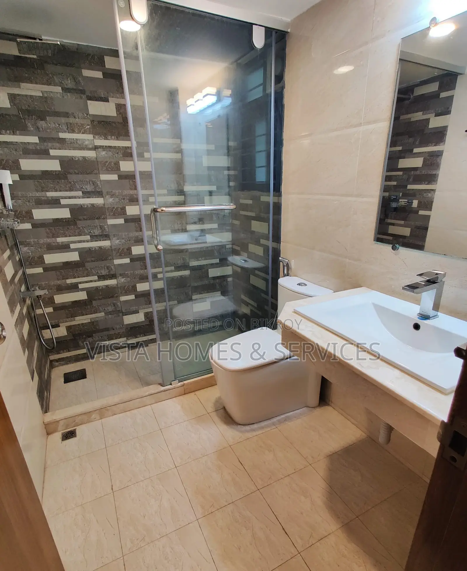 3bdrm Apartment in Assurance Lake, Gulshan for Rent