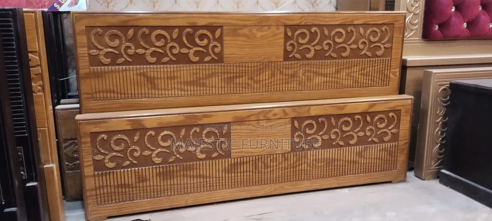 NEW BED 6/7 FEET CANADIAN OAK VENEER. M # 824