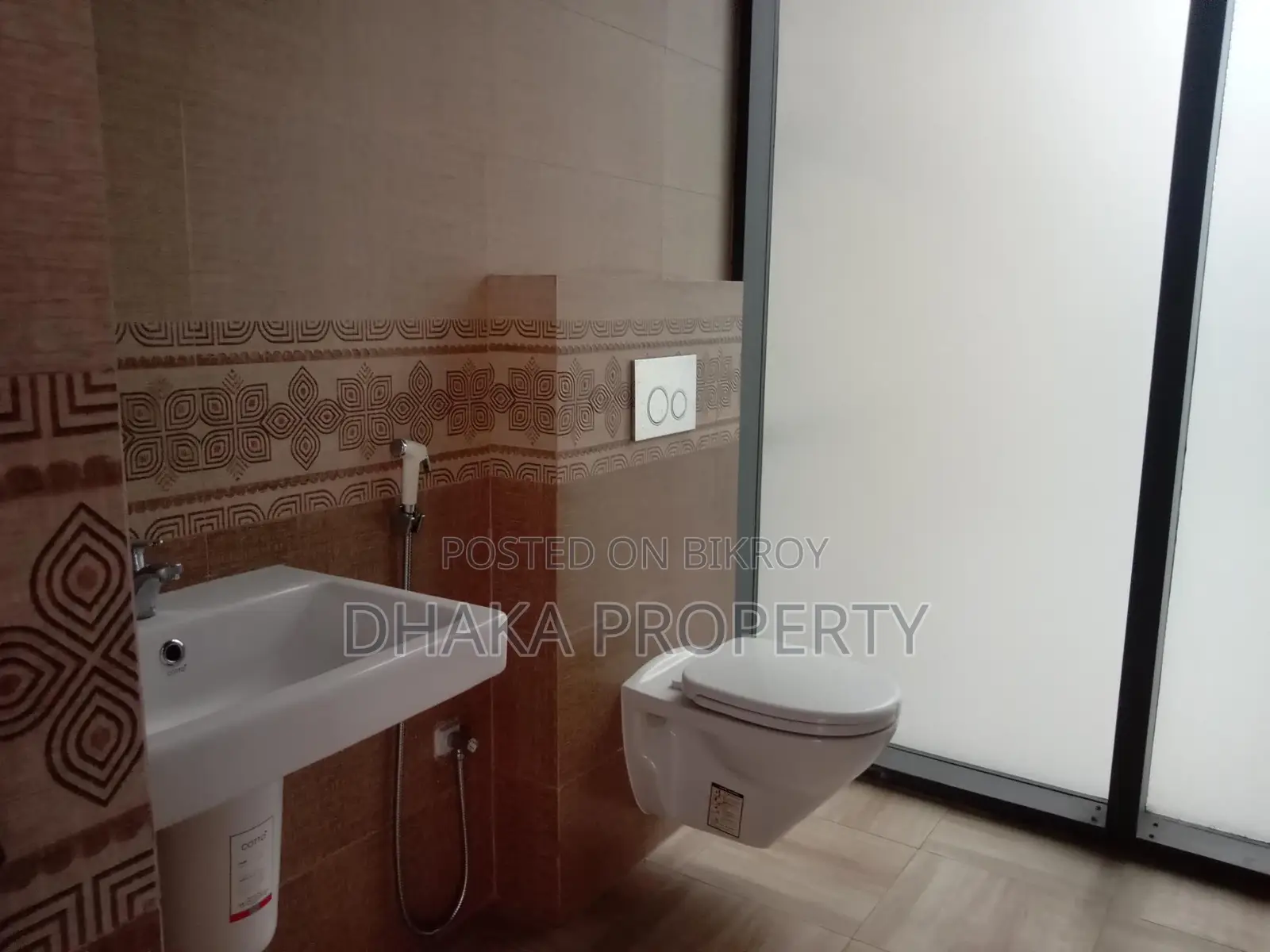 100% Commercial 4500-Sqft Open Space For Rent@ Gulshan Avenue