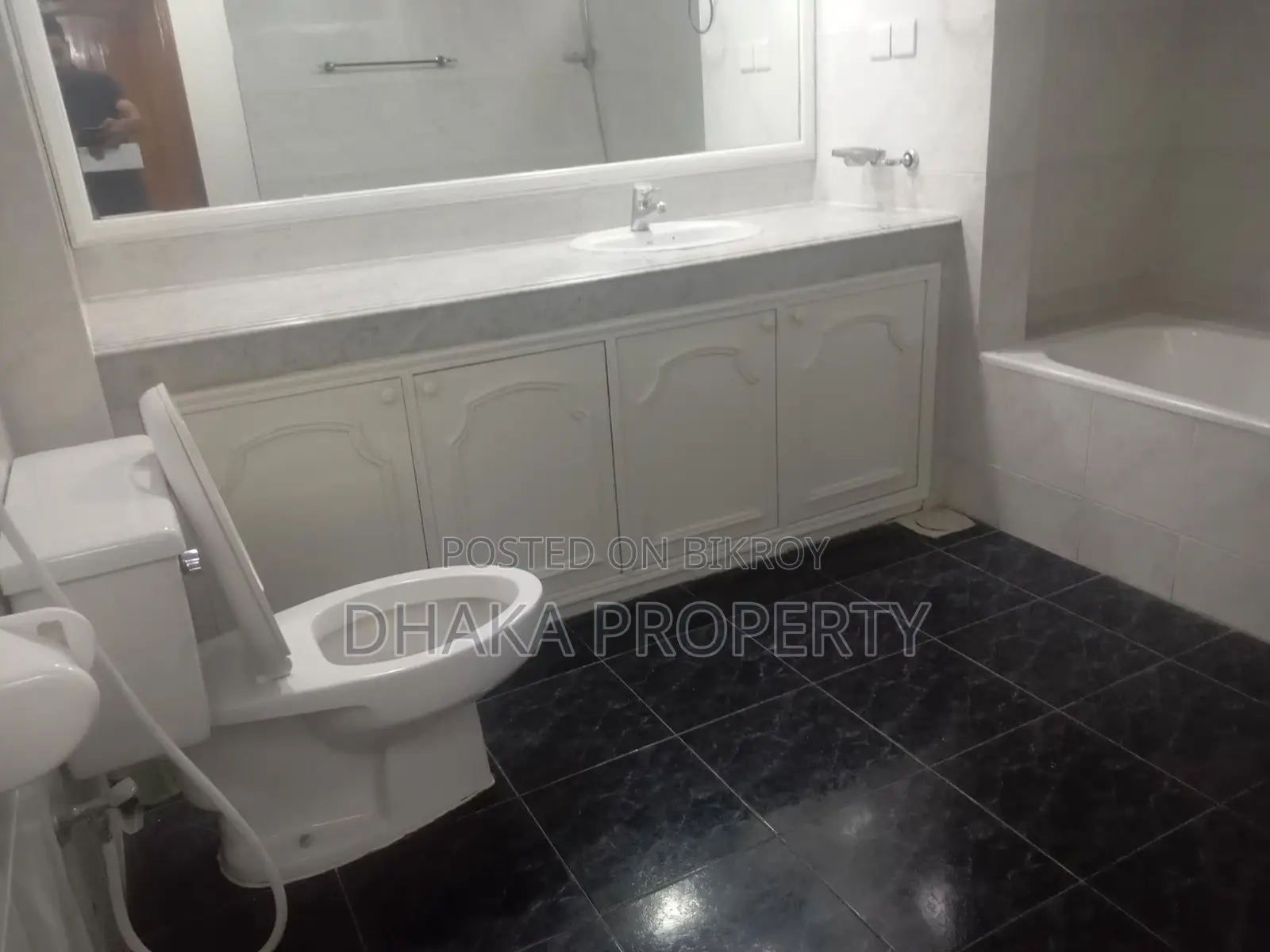 3-Bedrooms 2800-Sqft Apartment Rent in Baridhara Diplomatic Area