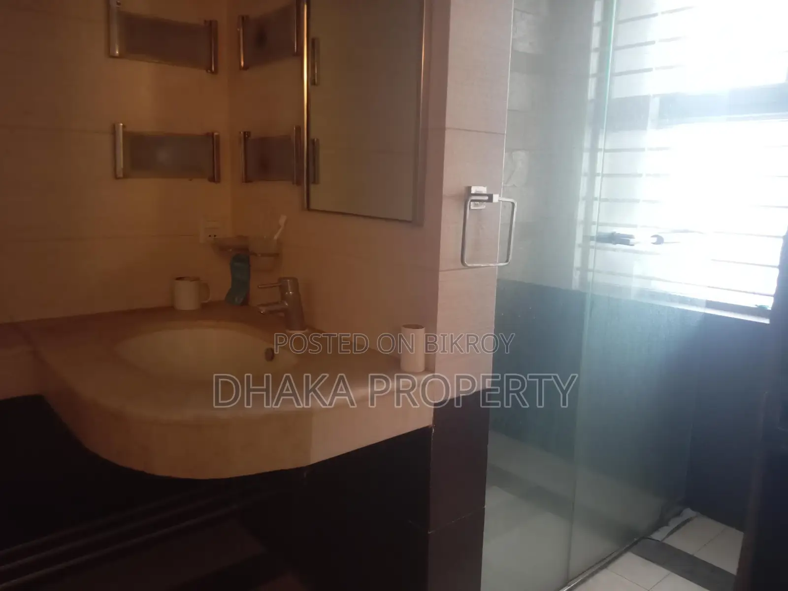গুলশান-১ এ এক্সক্লুসিভ ফুল ফার্নিশড অ্যাপার্টমেন্ট ভাড়া
