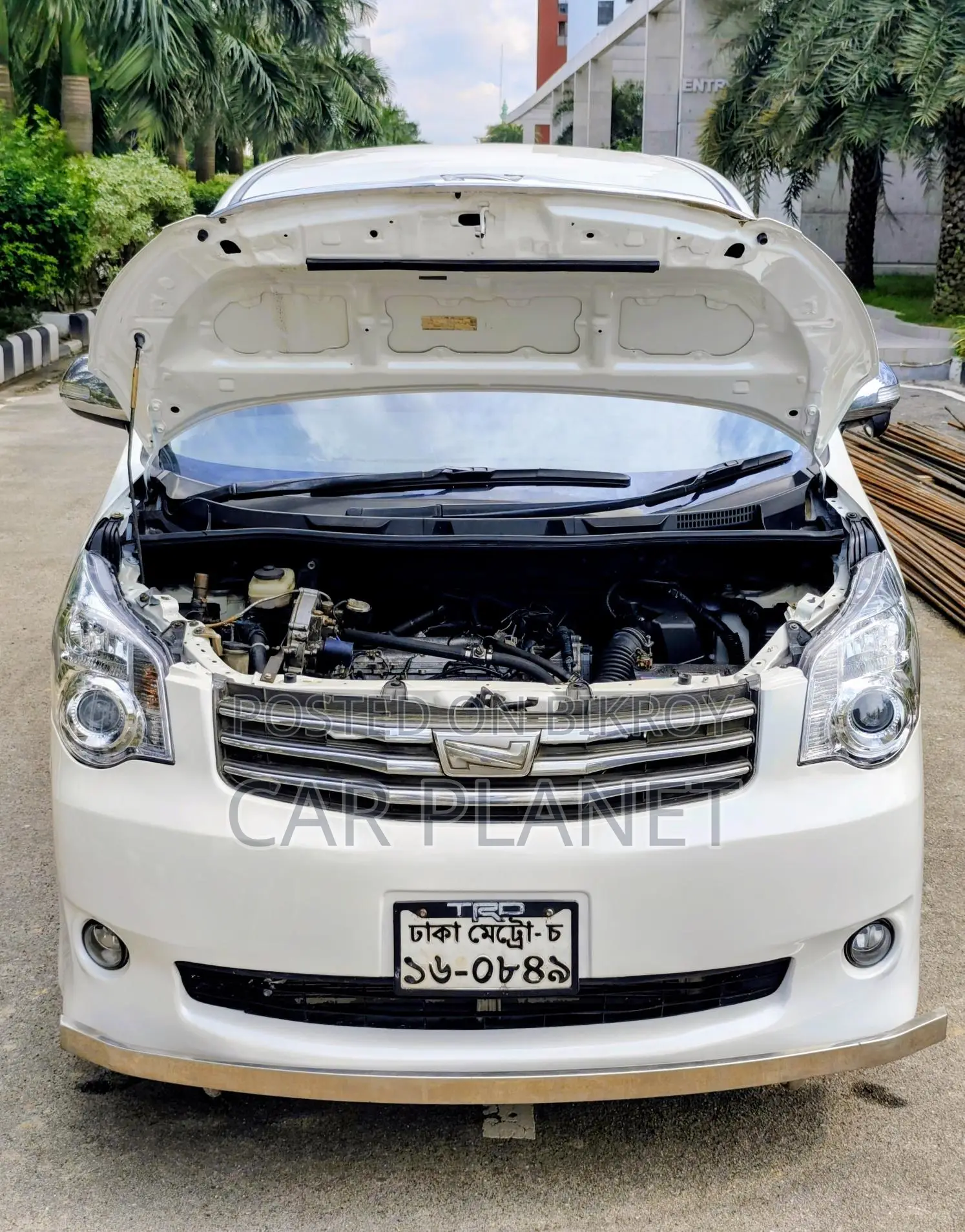 Toyota Noah 2010 Pearl