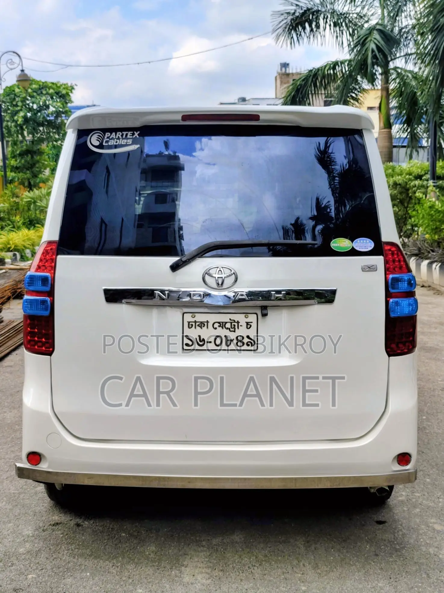 Toyota Noah 2010 Pearl