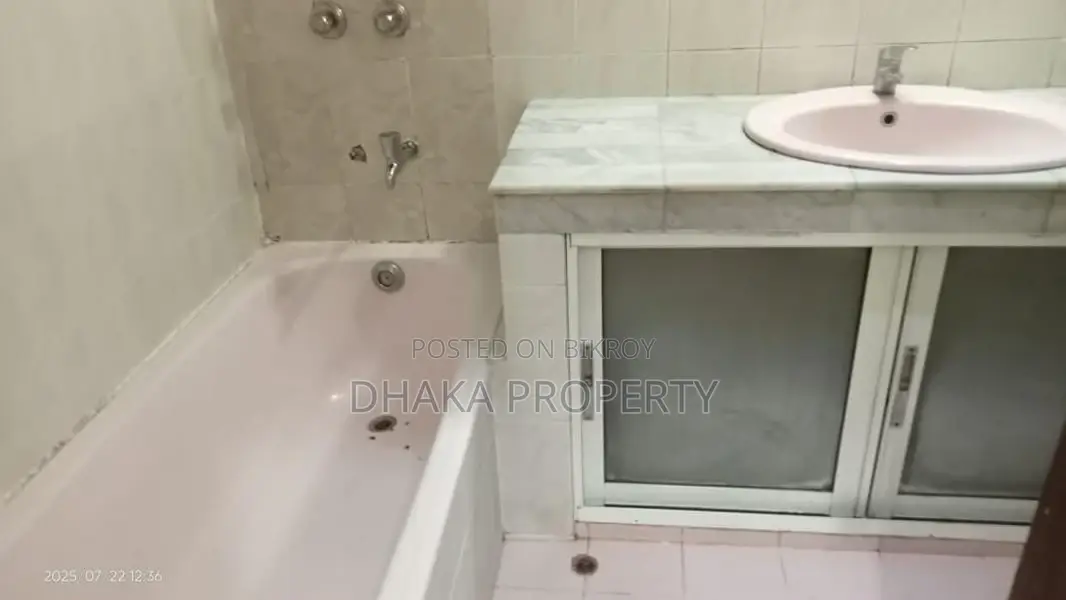 4bed 2parking 3000sqft.rent in Gulshan